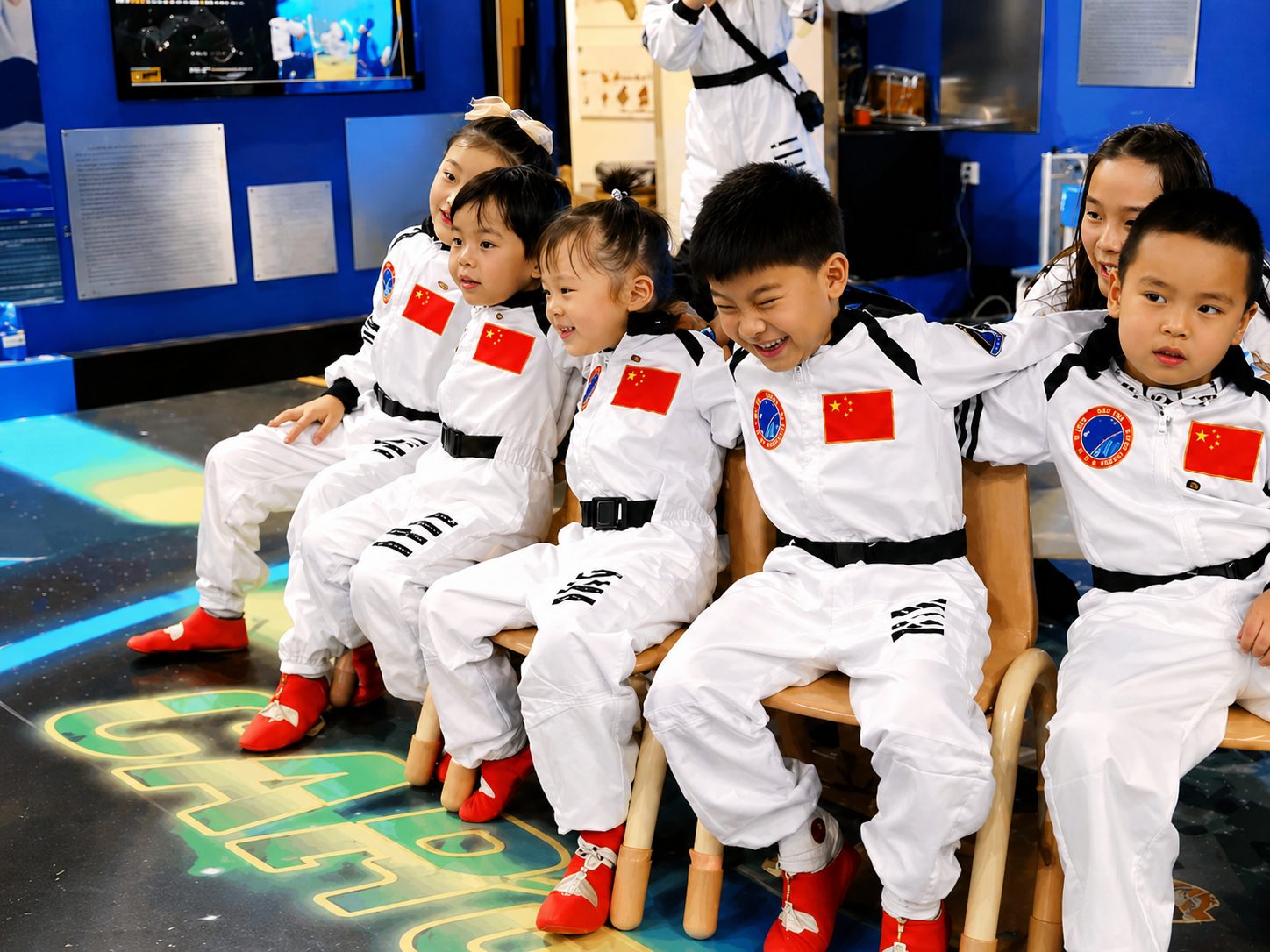 卡通尼儿童成长学院宇航主题活动